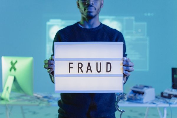 identity theft warning signs